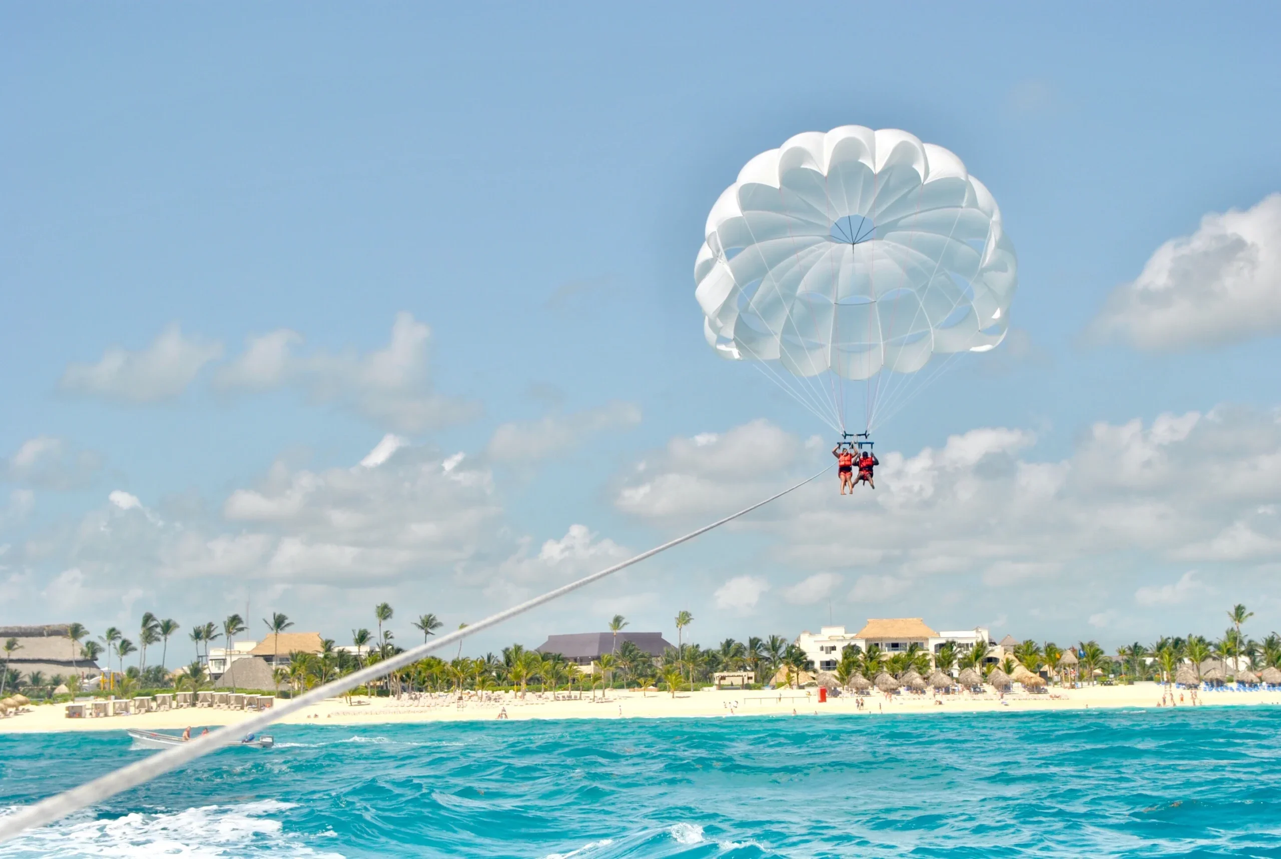 Who-Is-Liable-for-a-Parasailing-Accident-in-Hawaii-scaled