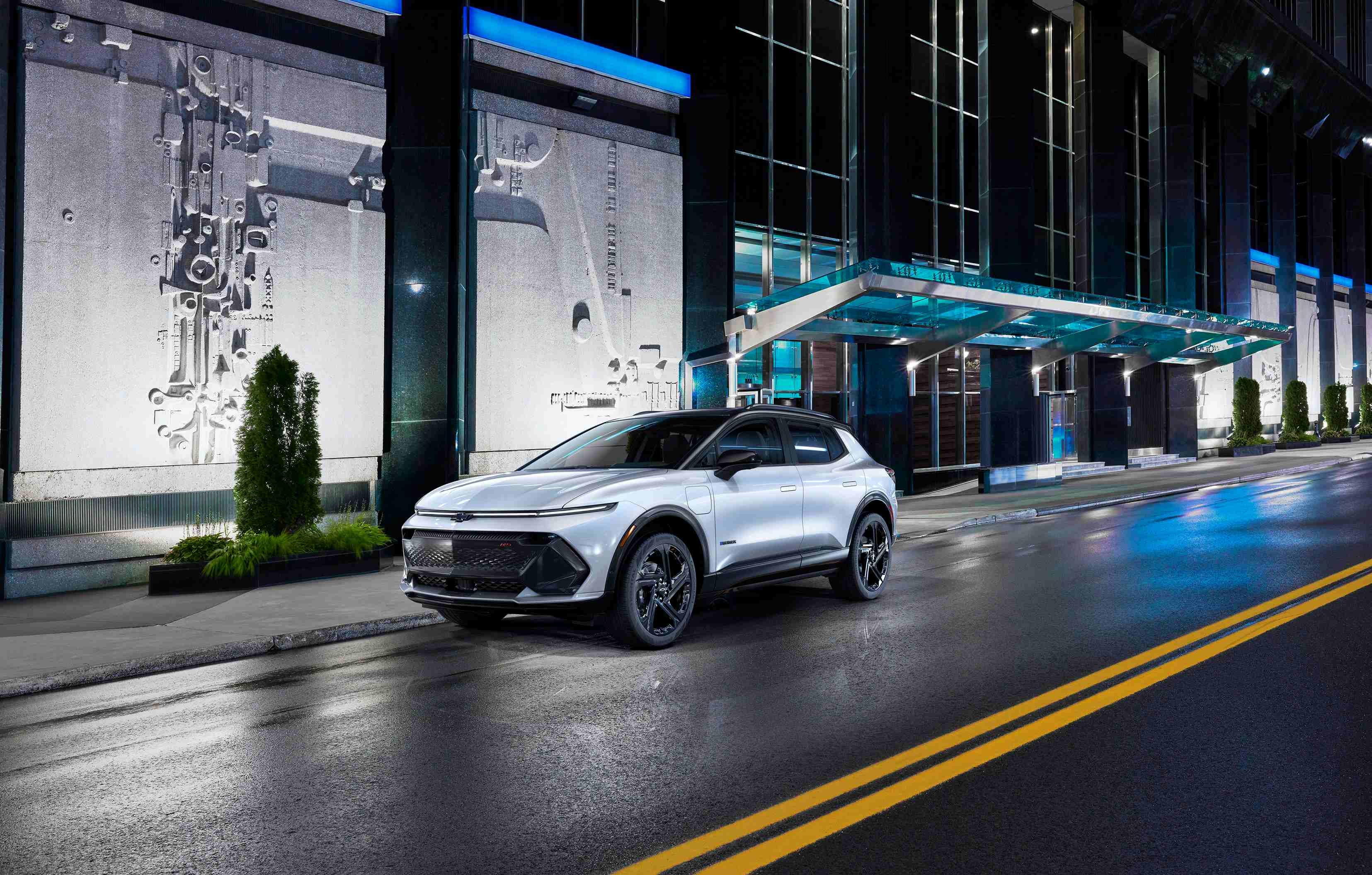 2024 Chevrolet Equinox EV On The Road
