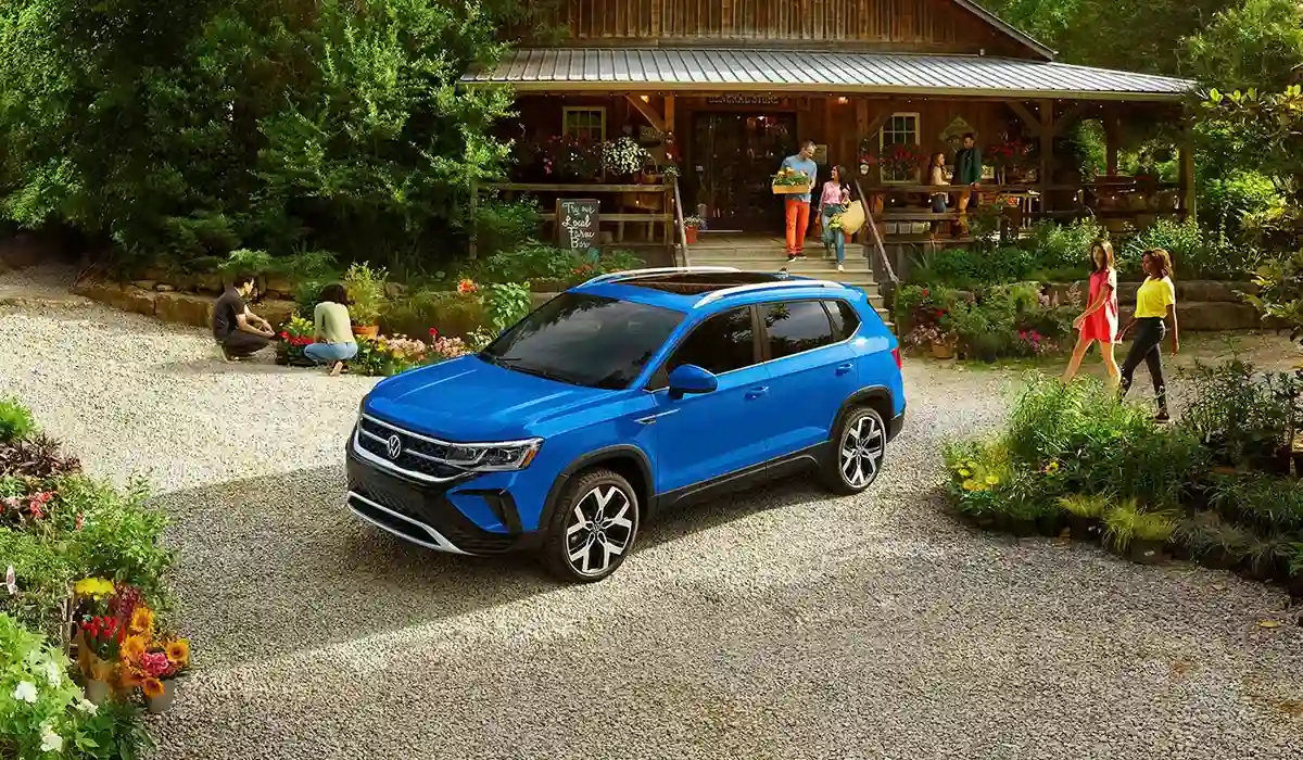Volkswagen Taos at Molle Volkswagen in Kansas City
