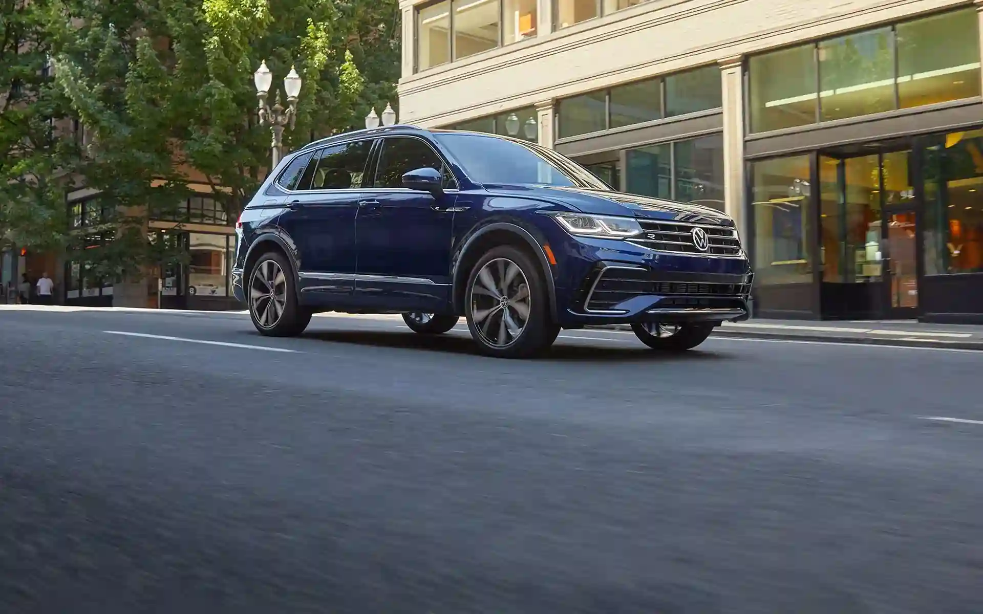 Volkswagen Tiguan at Molle Volkswagen in Kansas City