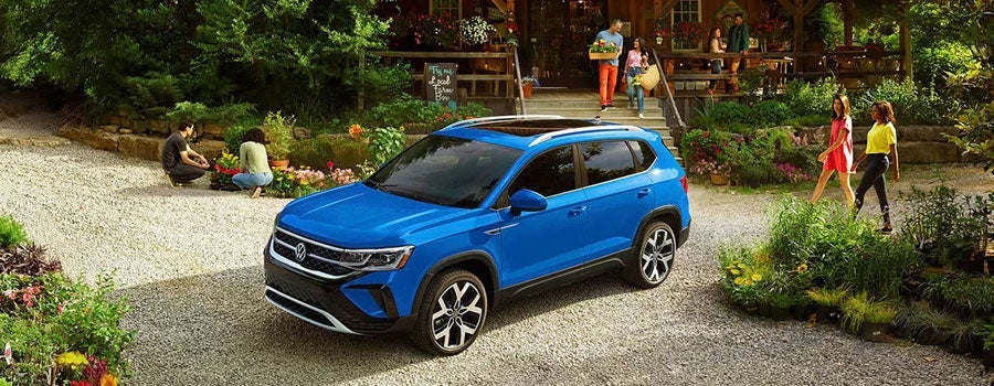 Volkswagen Taos, exterior view, at Molle Volkswagen in Kansas City