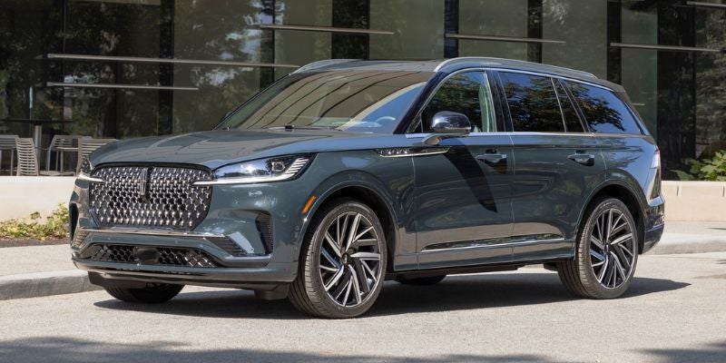 2025-lincoln-aviator_landing_638870-1