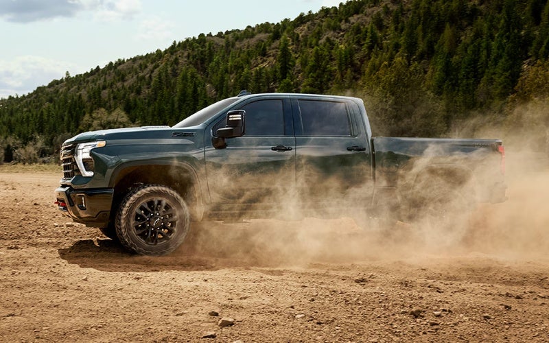 What can the 2026 Chevrolet Silverado 2500 HD In-Vehicle Trailering App do for Bozeman, MT hauls?