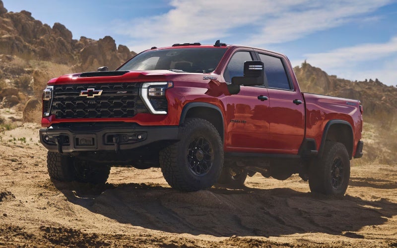 Which heavy-duty truck tows with more confidence near Lewistown, MT — the 2026 Chevrolet Silverado 2500 HD or the 2026 Ford Super Duty F-250?