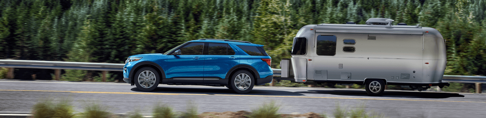 Ford Explorer Towing an airstream