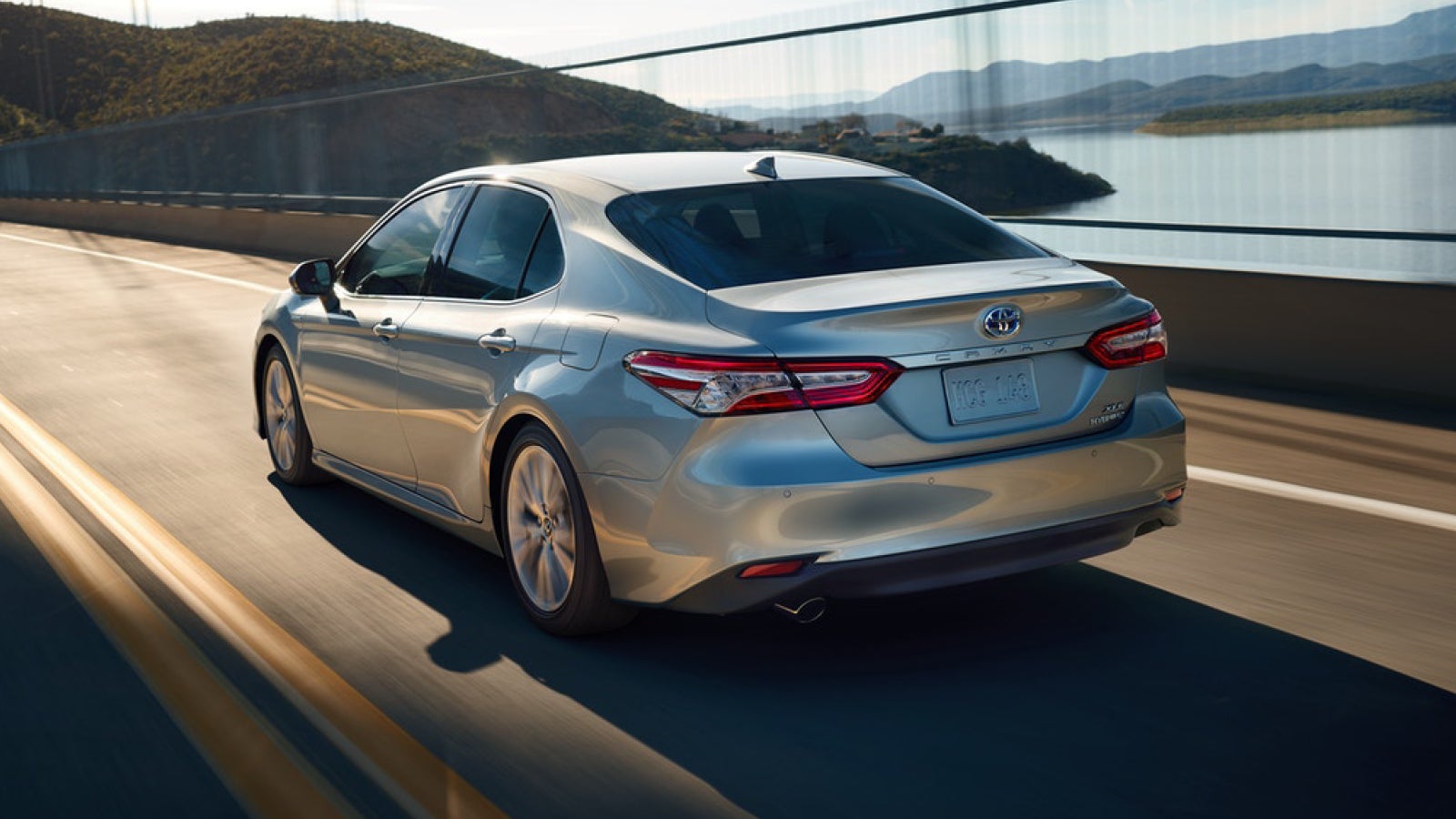 Toyota Camry XLE Hybrid