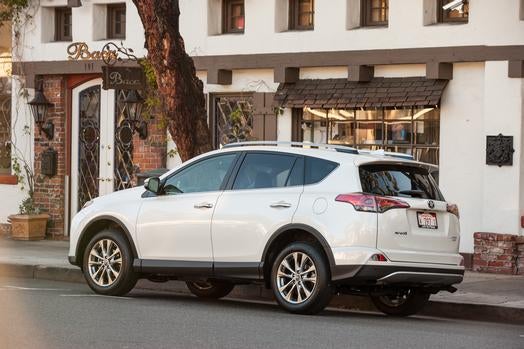 2016_Toyota_RAV4_Limited_09_E72BA305F4918530649922FE37415A1DE2C7BC59_low