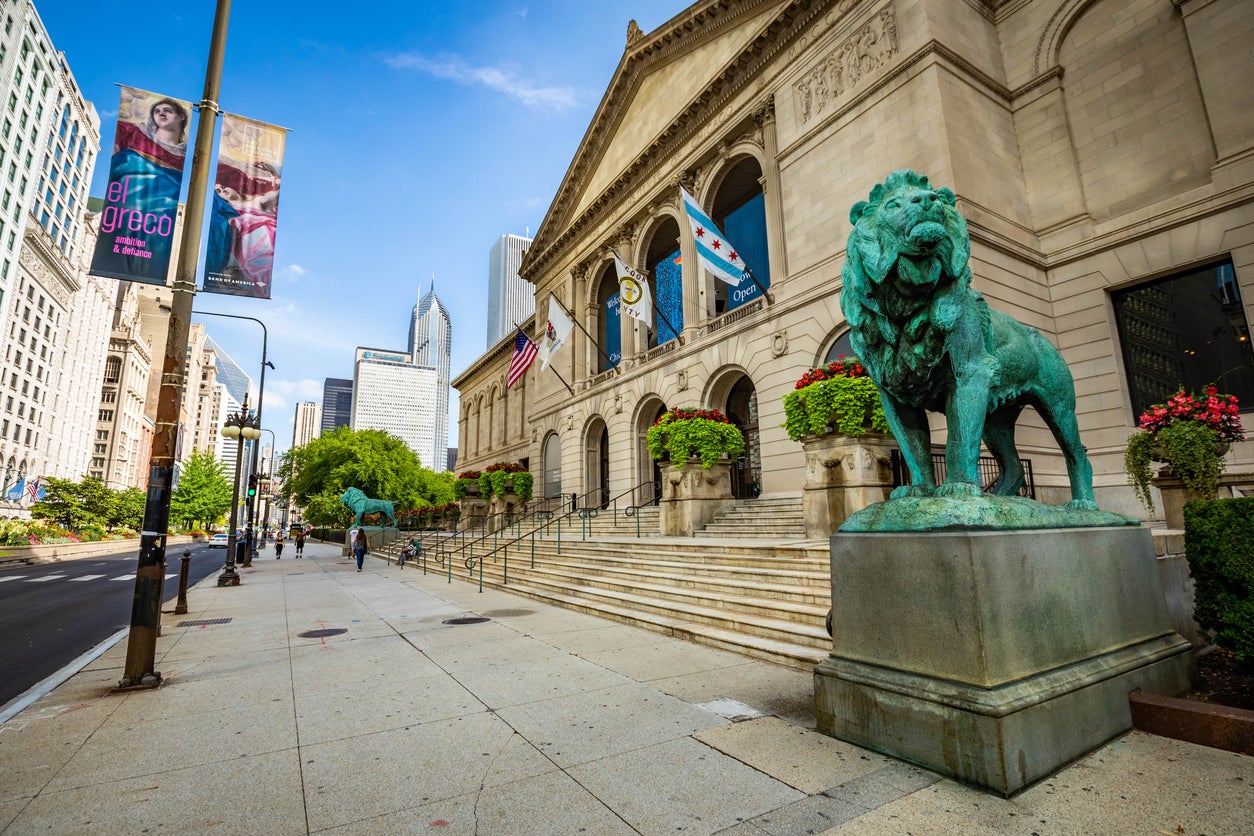 Art Institute of Chicago Exterior view with lions