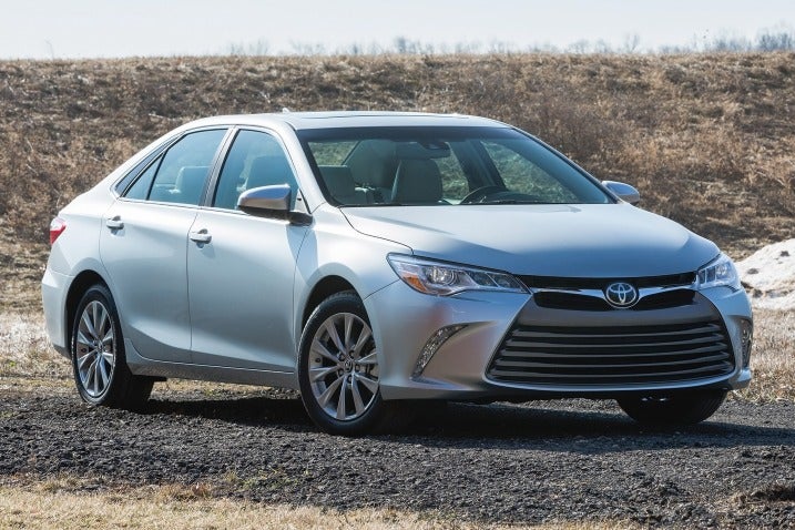 2016_toyota_camry_sedan_xle_fq_oem_1_717