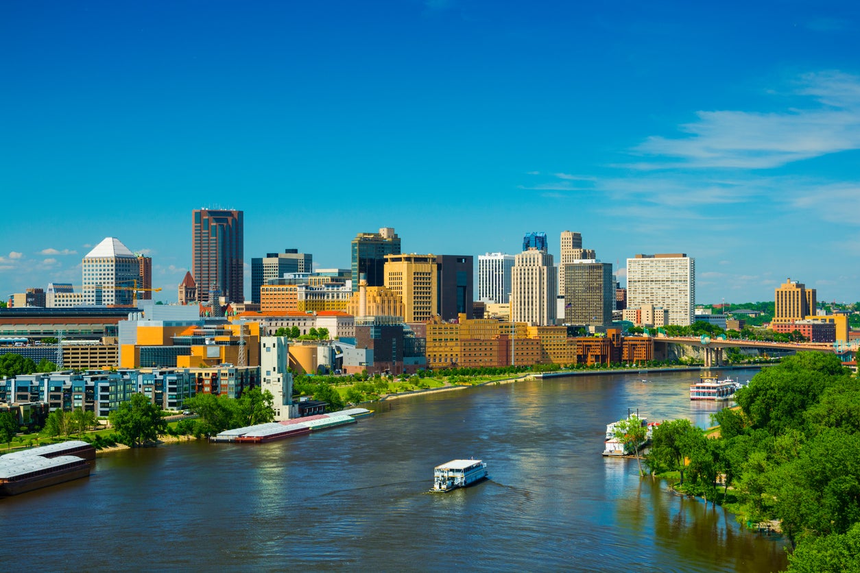 Saint Paul, MN skyline and river