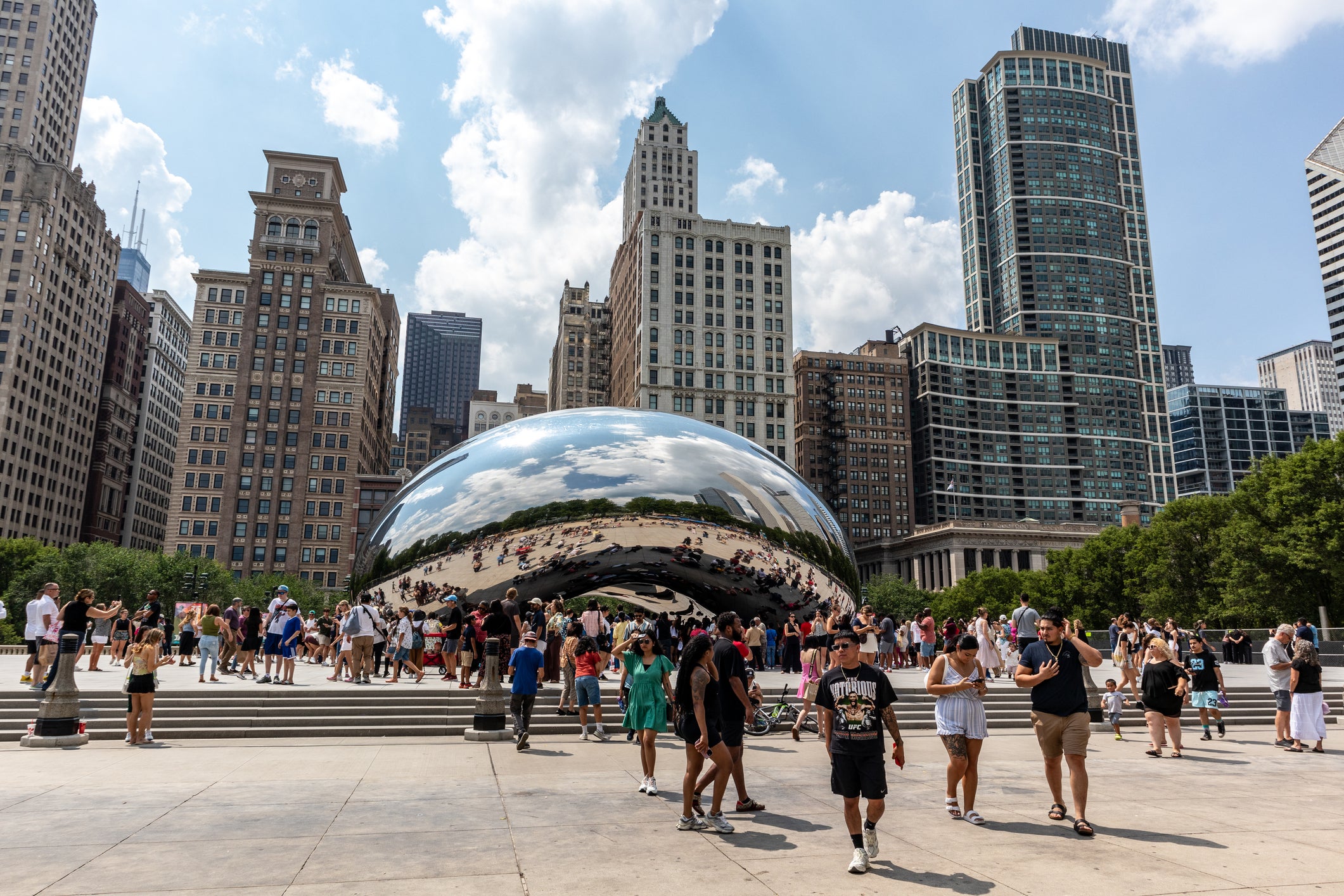 Cloud Gate, The Bean sculpture in Chicago Illiniois