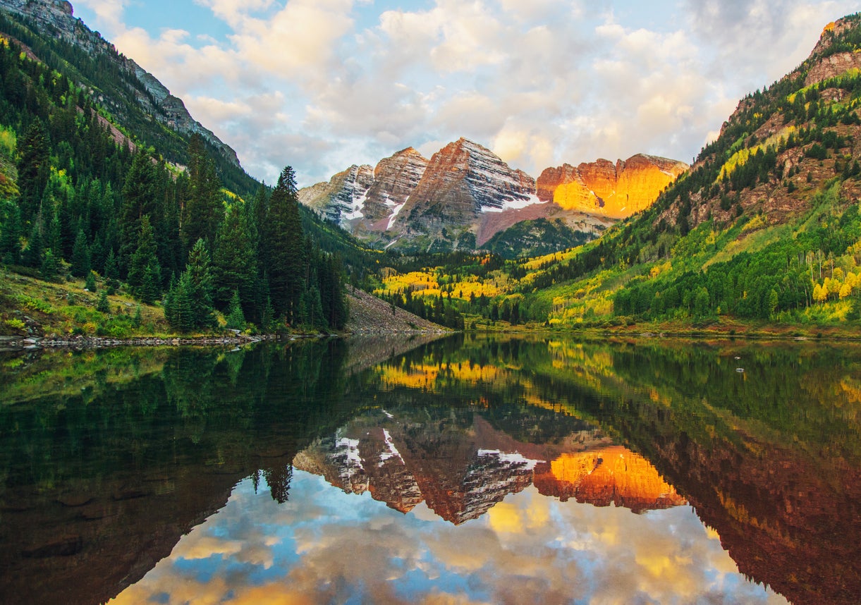 Maroon Bells and Lake at Sunrise, Colorado, USA