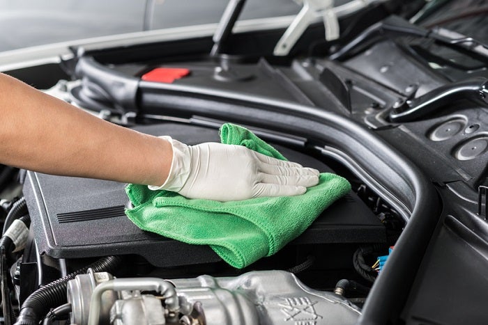 Car polishing series : Cleaning car engine