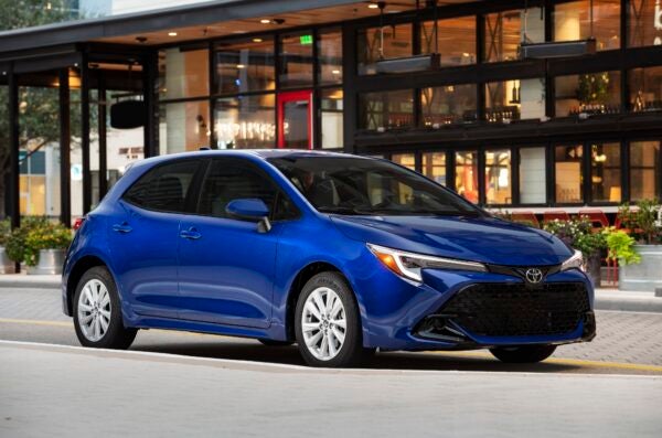 2025_Corolla_Hatchback_SE_BlueCrushMetallic_015-600x397-1