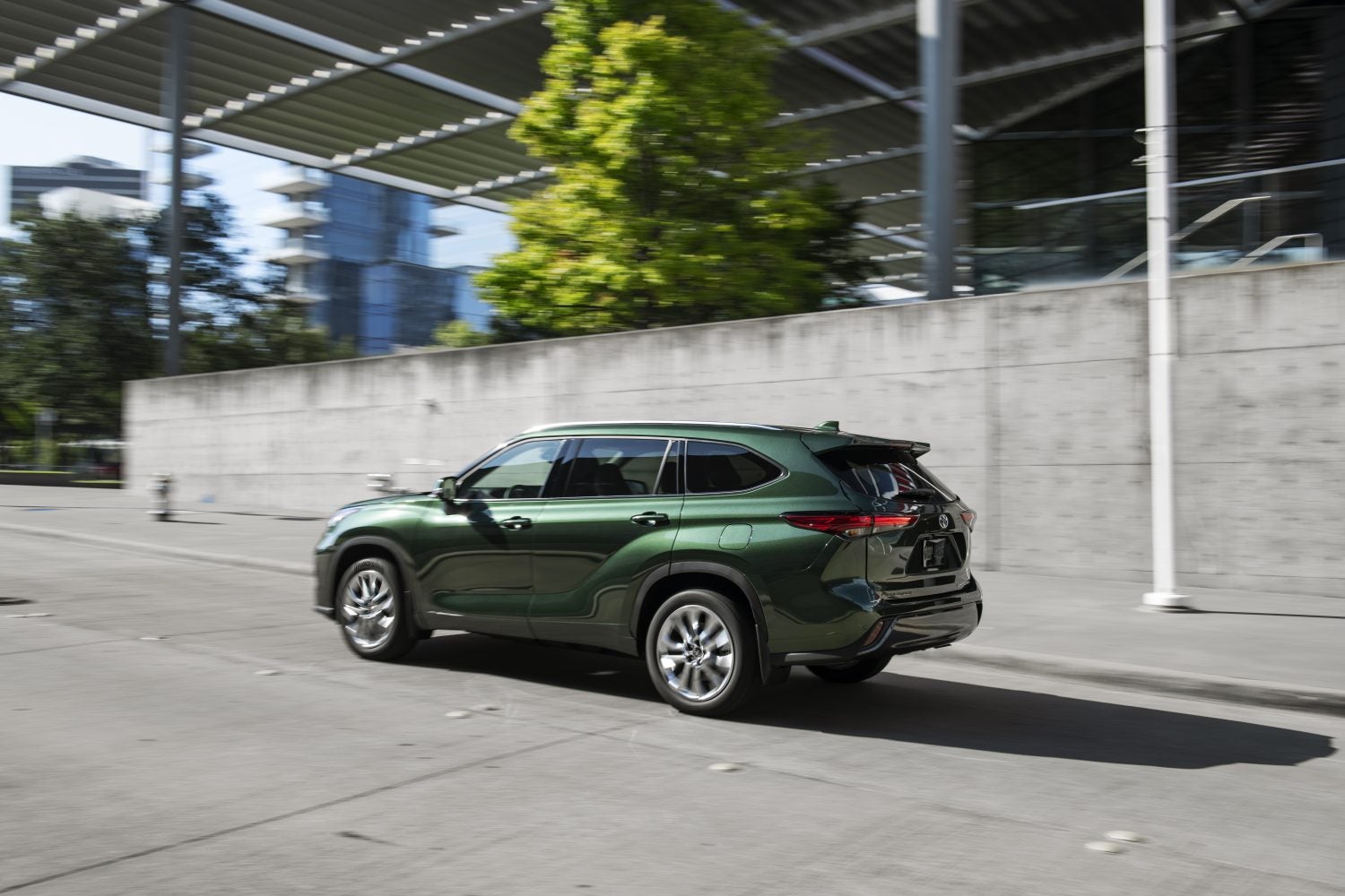 2023_Highlander_Turbo_Limited_CypressGreen_008-1500x1000