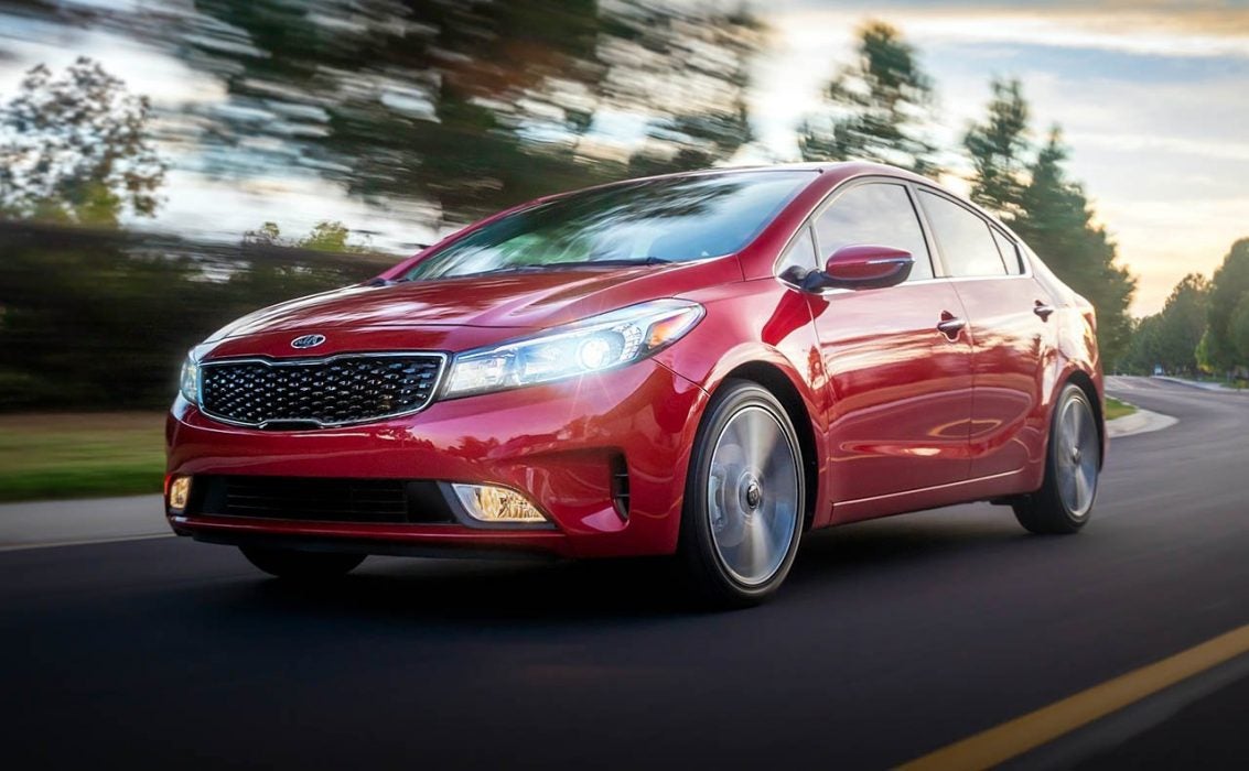 gallery_forte_2018_exterior_03--kia-1280x-jpg