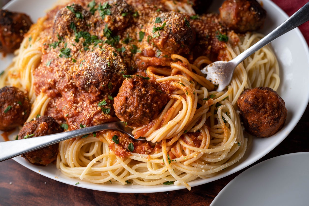 meatball spaghetti with tomato sauce