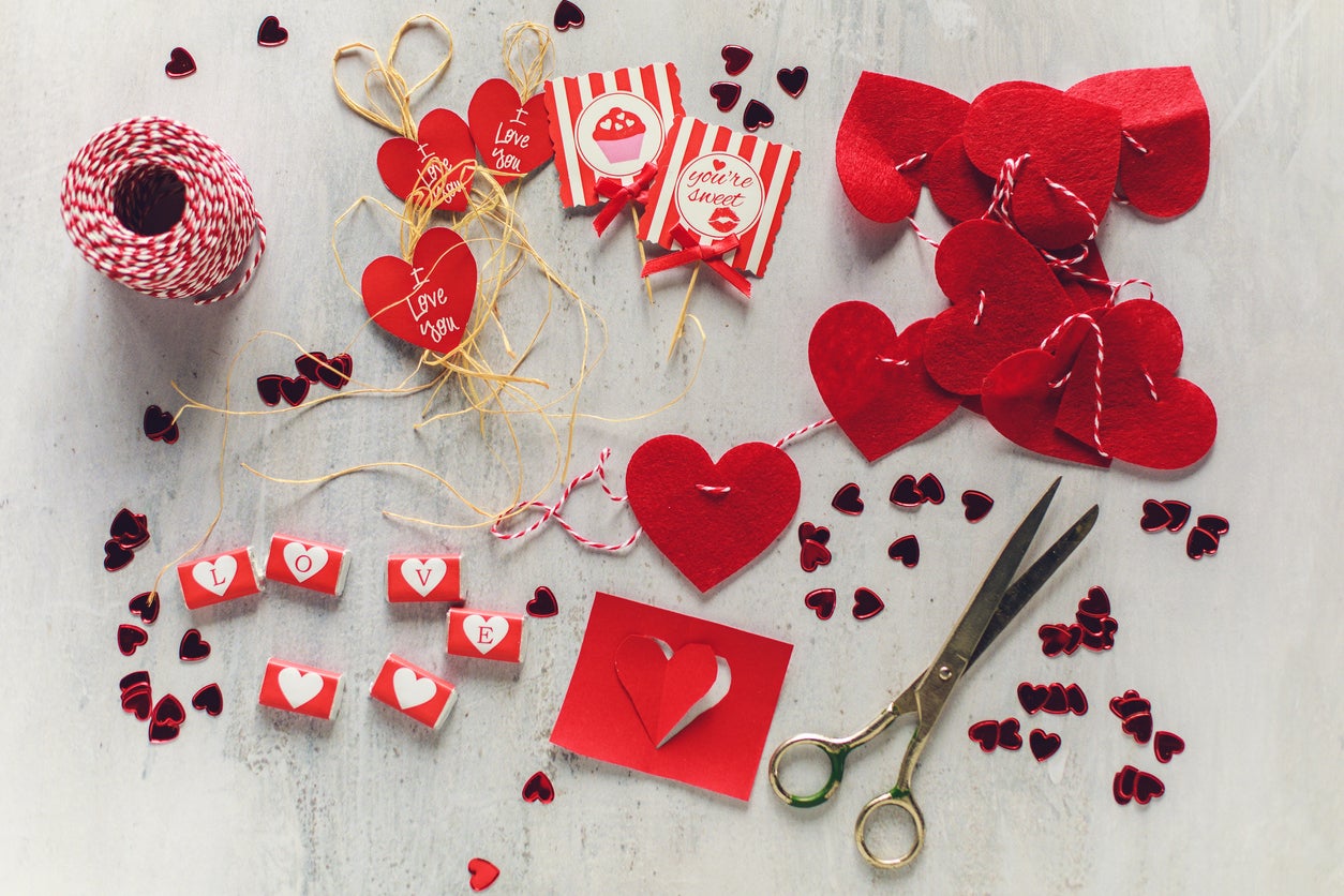 All the elements are ready to decorate your place for Valentine's day