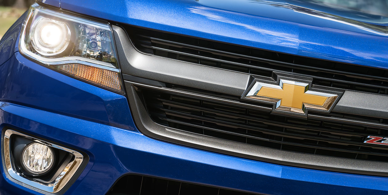 2017 Chevy Colorado front fascia and close up of Chevy Logo