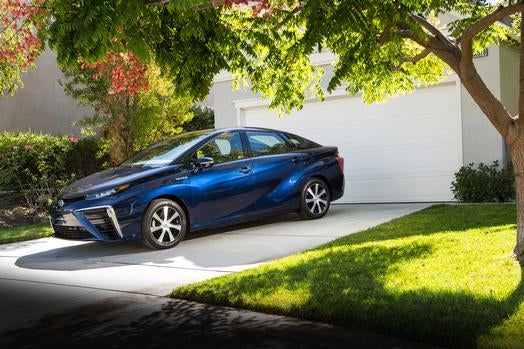 2016_Toyota_Fuel_Cell_Vehicle_019_63971_42747_low