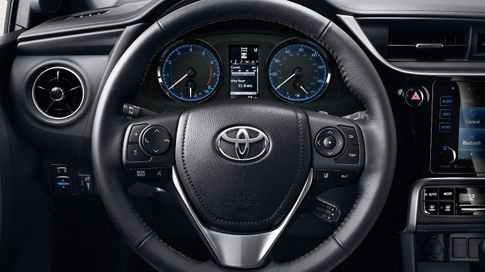 2018-toyota-corolla-steering-wheel