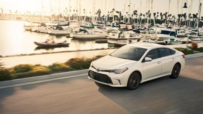 2018-Toyota-Avalon-WhiteDrivingScenic