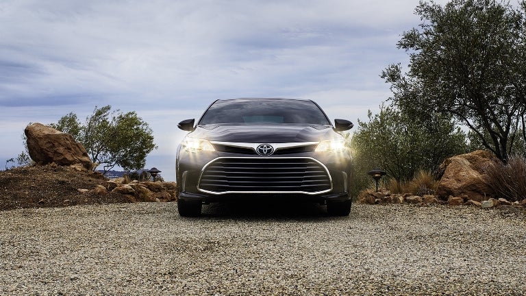 2018-Toyota-Avalon-FrontView