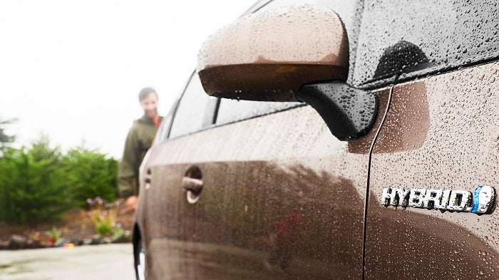 2017-Toyota-Prius-V-Five-Detail