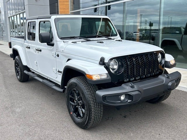 used 2022 Jeep Gladiator car, priced at $35,588