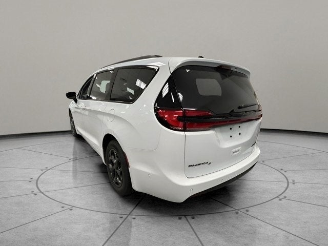 new 2024 Chrysler Pacifica Plug-In Hybrid car, priced at $59,600